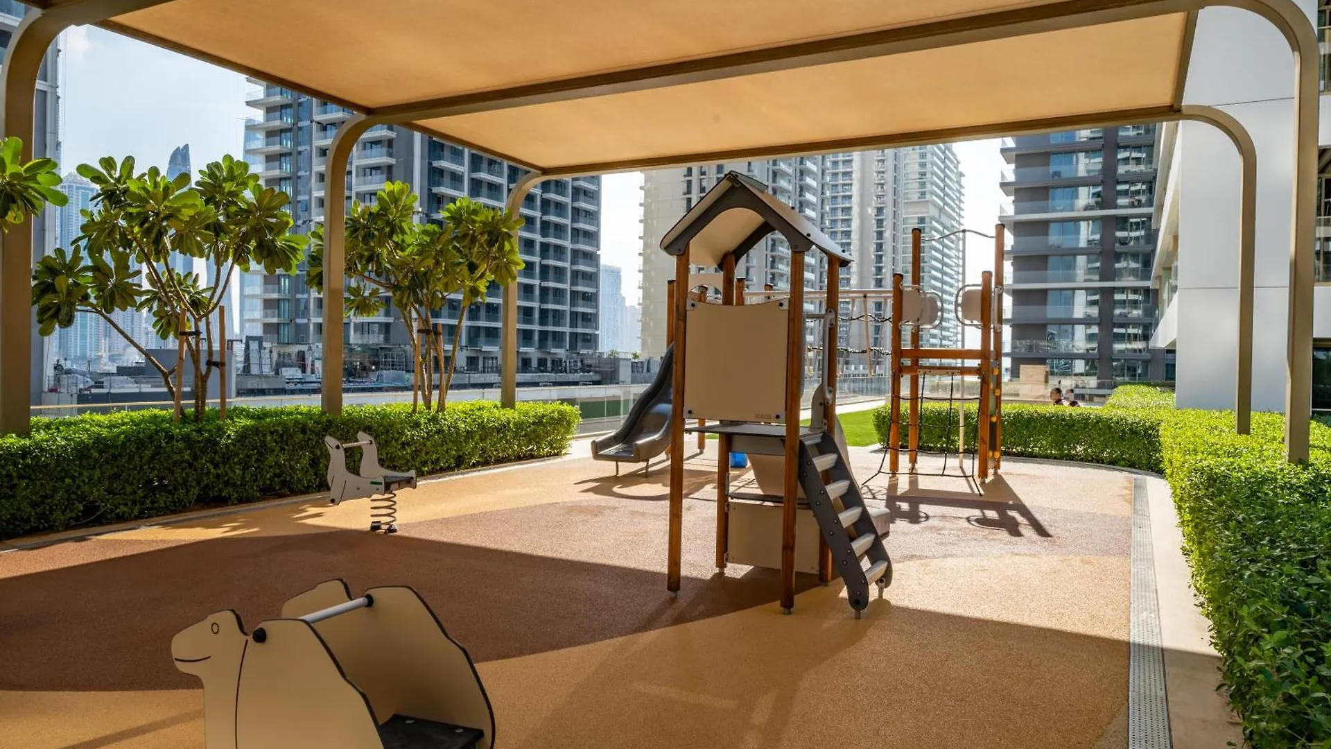 Homes & Beyond I Pristine 2Br With Waterfront View Dubai 0*,  United Arab Emirates