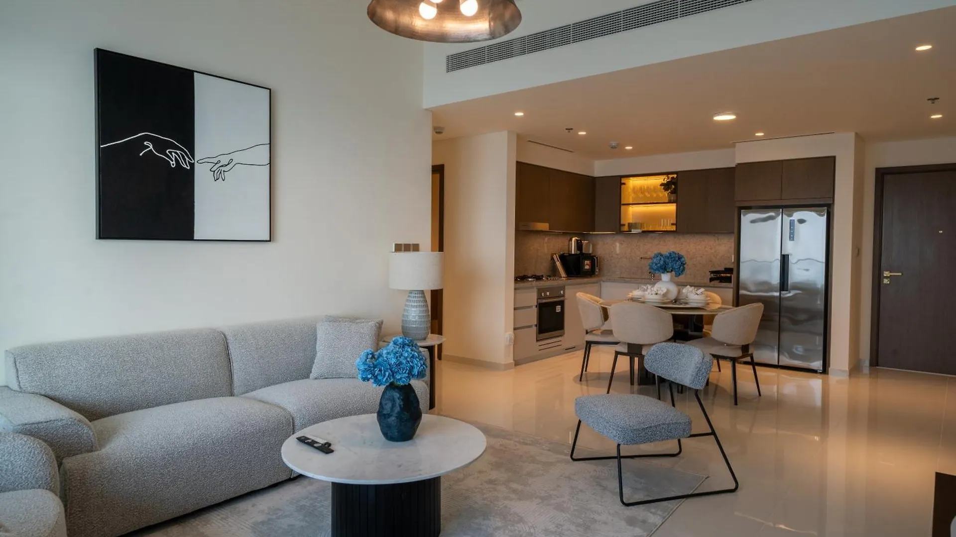 Homes & Beyond I Pristine 2Br With Waterfront View Dubai